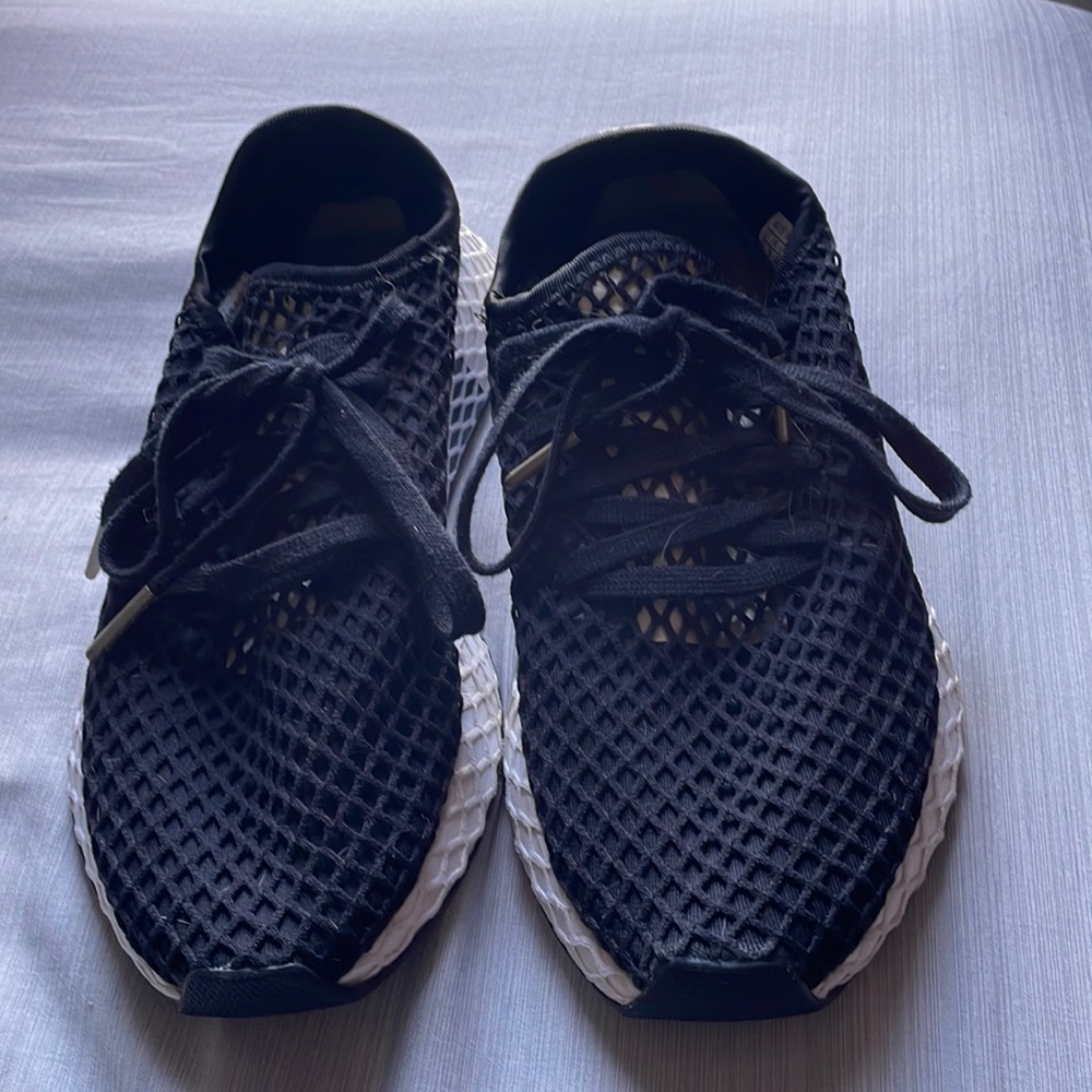 Adidas sneakers in like new condition